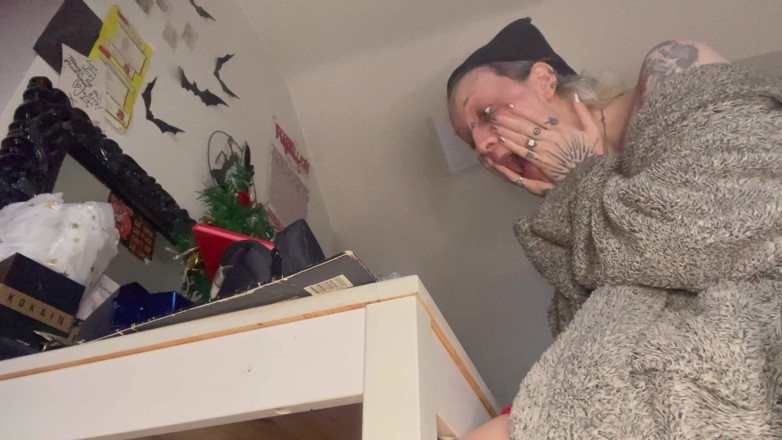 Glitterqueen1999: Giantess Tiny Man Watches Me Get Ready for Work Makeup...