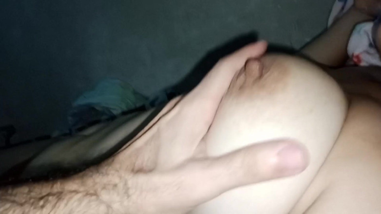 Kriztalyaram: Mein Mann Will Mir Die Brustwarzen Abreißen, Also Schlägt Und...