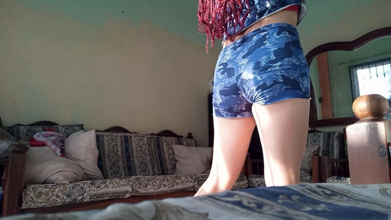 Martin13: Я знайшов її в сексуальному одязі, що лагодиться в її квартирі, і запропонував їй секс, коли її чоловіка тут не було