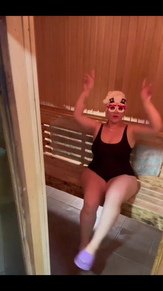 KarmenMilf: Prázdniny pokračují