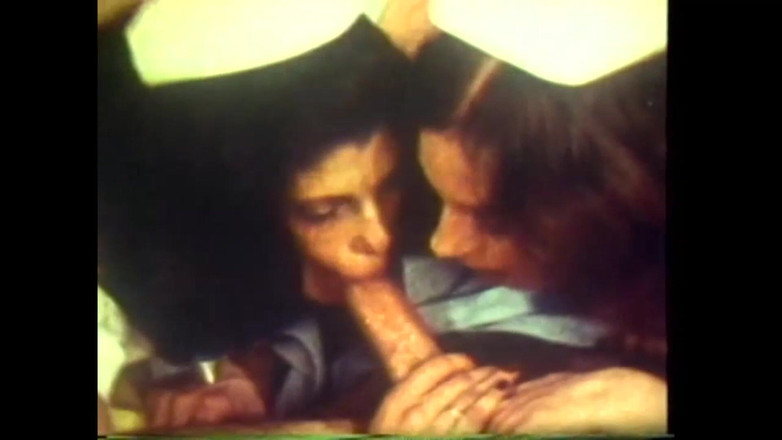 Vintage Megastore Full hd: Asistentele se ocupă de pacient