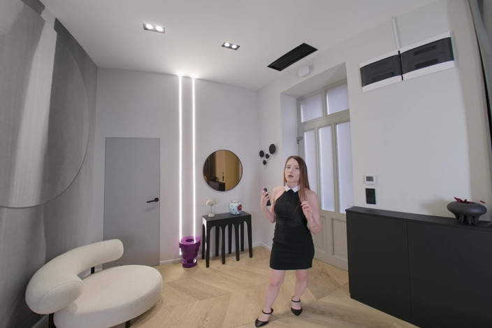 VRDome: Anal Flexy Queen
