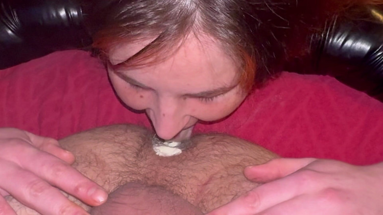 Elena917: Sudut pandangan pertama rimming dengan krim disebat dalam lateks (video tersuai)