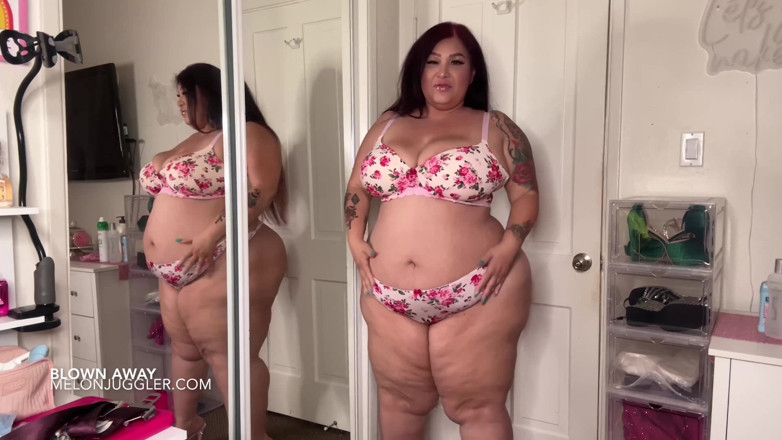 Melon Juggler: Monique lujurioso folla en primer plano