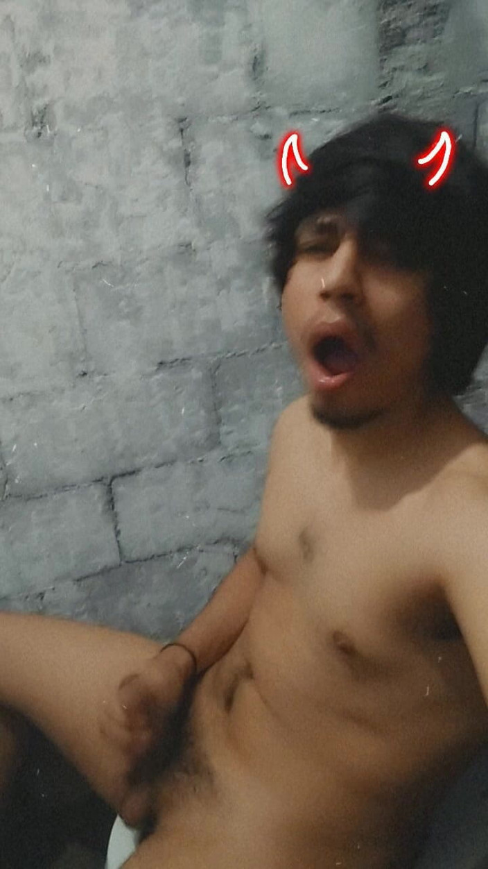AlexAlejandro13: 厕所里的精彩时刻