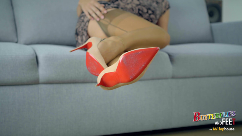 Butterflies and feet: Mengusik awak dengan tapak kaki Louboutin saya, kaki lengkungan saya...