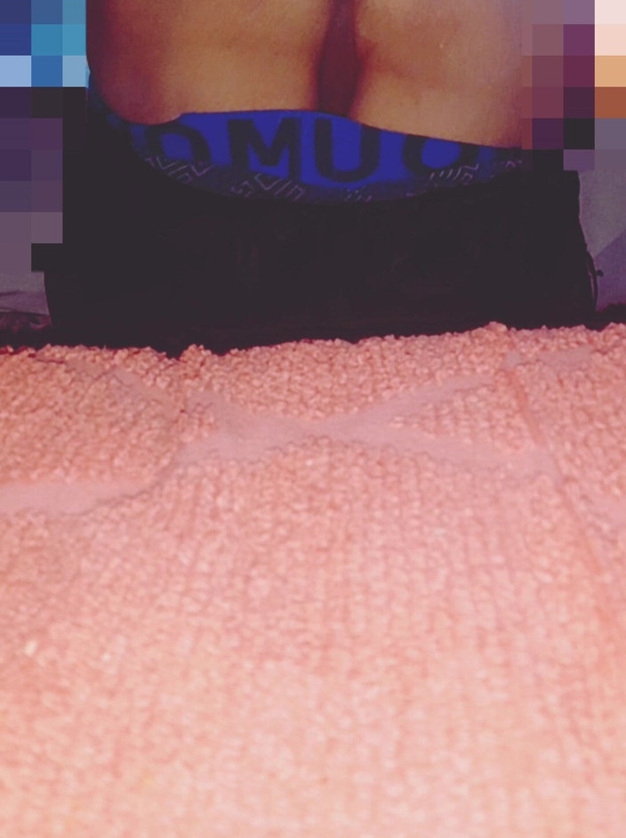 Franco2019: El joven cachondo quiere grabarse desnudo en su habitación