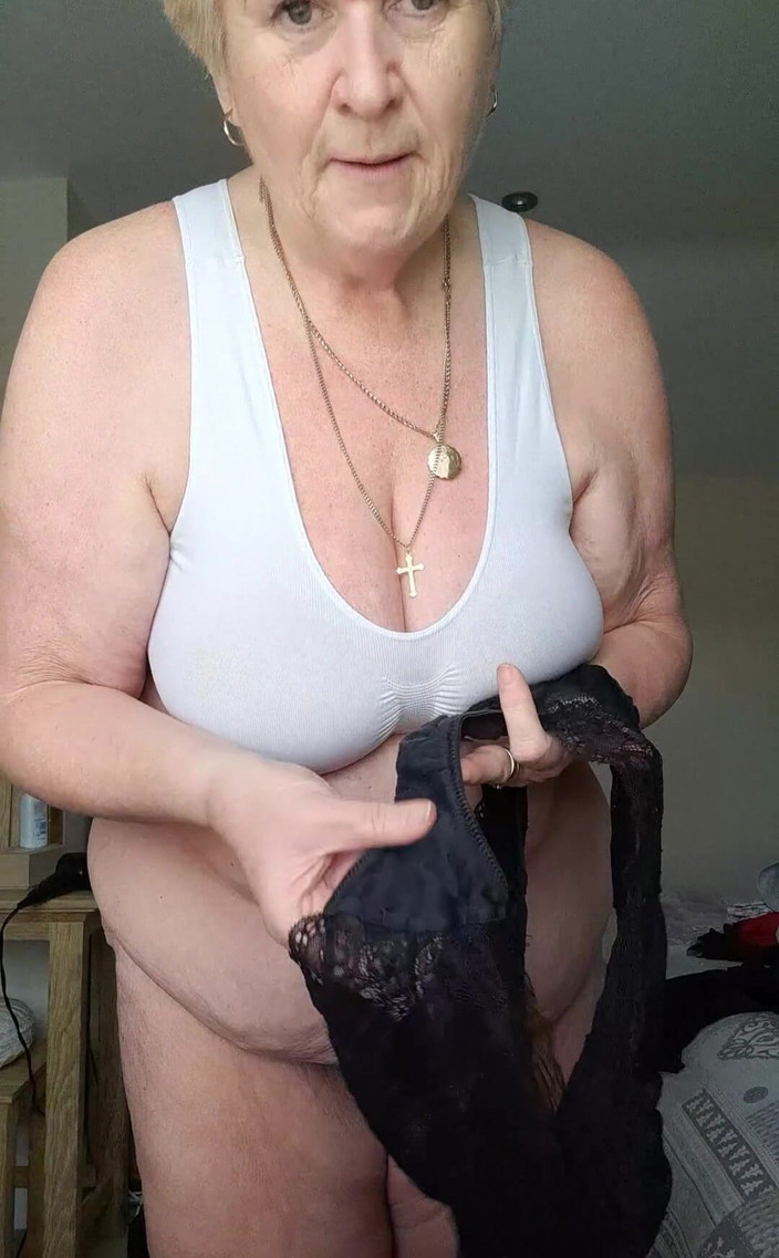 Uk Joolz: मैं आज सुबह तुम सब खराब कर रहा हूँ ... इस सप्ताह स्कॉटलैंड तक जा रही पैंटीज की एक जोड़ी के वीडियो पर सिर्फ एक झलक xxx