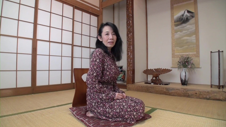Japan Lust: Prsatá japonská babička se svléká a jezdí na péru