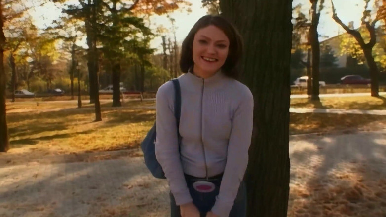 MMV BEST MOVIES AND CLIPS: Deux femmes excitées approchées dans la rue pour baiser