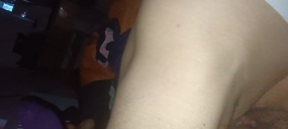 AncaLuxe: Ayah tiri datang ke bilik saya pada waktu malam untuk...