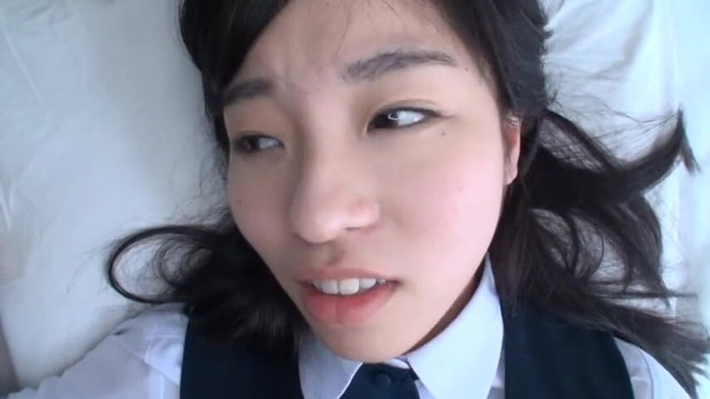 CherryBONBON: 成熟した男が制服姿の魅力的な美女に出会う。