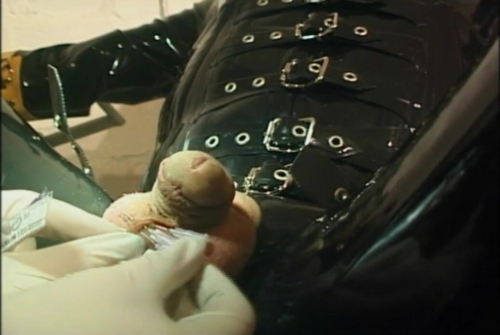 Absolute BDSM films - The original: Umilire cu latex