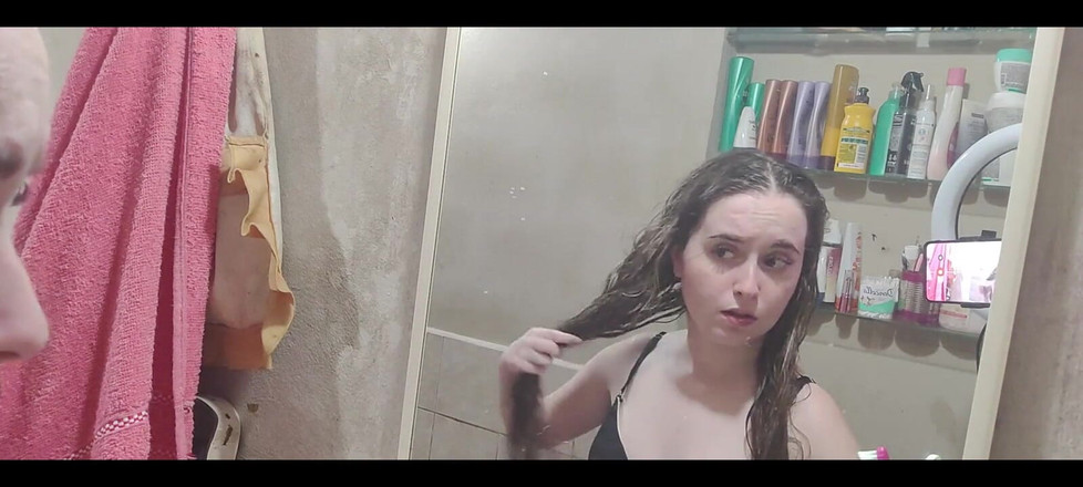 RavenHearth666VIP: Feuchte haare bürsten