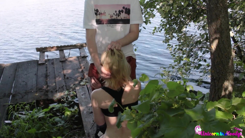 Unicorn In Hoodie: Babe seduced friend while walking - public sex
