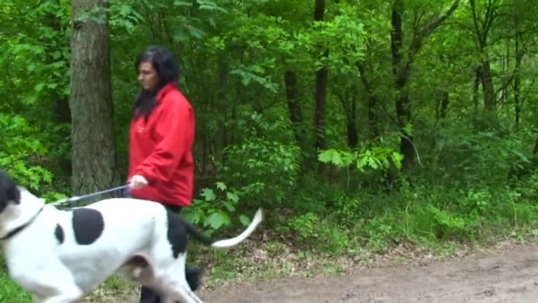 Public Entertainment: Morena gordita y cachonda paseaba a su mascota cuando conoció...