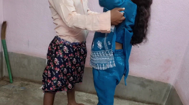 Sumaj: Tante seksi dengan sempitnya