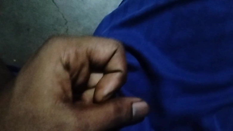Desi Tits: การช่วยตัวเองคนเดียวของผัวมือสมัครเล่นตัวจริงและลูบอย่างหนัก (วิดีโอถ่ายเอง มุมมองคนเย็ด)