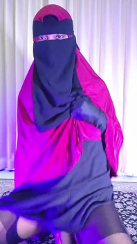 Crossdresser Arab kongkek dildo