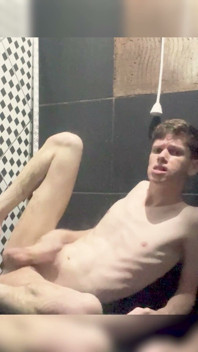 Kedoimath - a Twink Ready to Get Fucked in the Shower