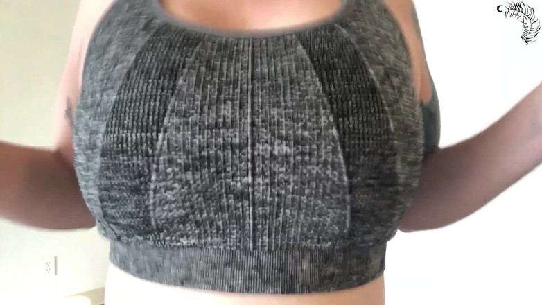Nikki's Fetishes: Bouncing My Boobs in Sports Bras