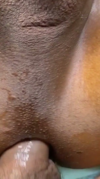 Mon beau-frère m’a demandé de le baiser et de lui laisser le cul plein de lait