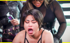 DominaFireOfficial: Dominafire & Astrodomina Strapon šukání Salome Salvi