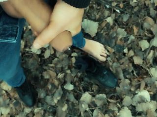 Idmir Sugary: Branlette aux pieds nus dans le parc - éjaculation sur des chaussures...