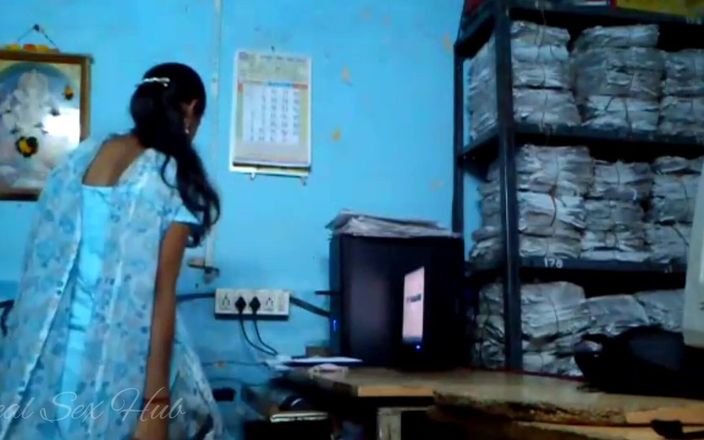 Real sex hub: Indyjski ojczym pieprzył swoją pasierbicę w swoim pokoju biurowym
