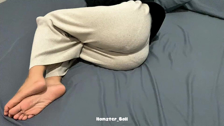Hamster_Ball: 그녀의 방에서 내 18+ 무슬림 이복 누이를 방해