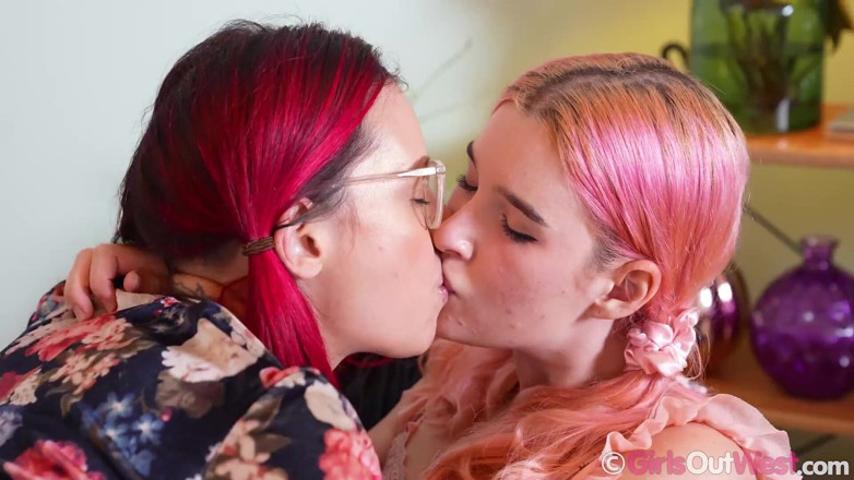 Girls Out West: Busty Pink Haired Babe in Knee High Socks Enjoys Lesbian...