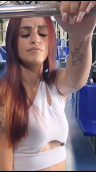 Sex v autobuse na veřejnosti!