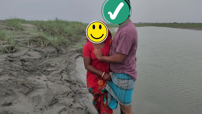 Sabina244: Deshi Bowdi Fucking Alone Beside a River Outdoor