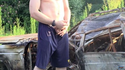 Straight naked thugs: Elijah se vrací pro chcaní a mrtvici