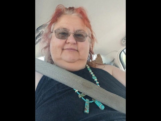 BBW nurse Vicki adventures with friends: Моє селфі дражнить фотографії та маленькі відео в поєднанні