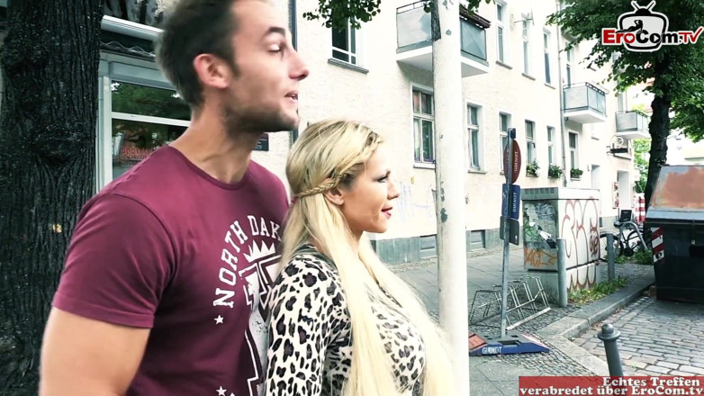 EroCom: Rubia alemana tatuada recogida para un casting falso