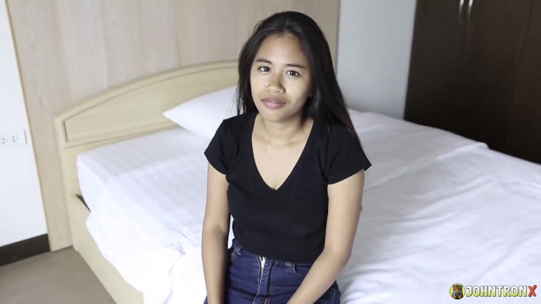 John Tron X: Johntronx - Awek Asia cantik dengan buah dada besar mengongkek batang...