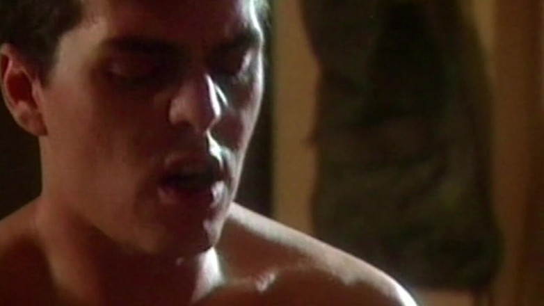 XXXEROTICONLY: Geile brünette in wilden dreier mit zwei hengsten