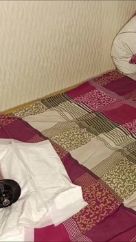 Товстий хлопець трахає секс-машину своїм великим сексуальним задом