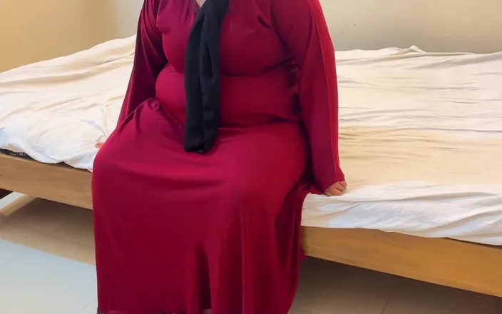 Aria Mia: Fucking a Chubby Muslim Mother-in-law Wearing a Red Burqa &amp; Hijab