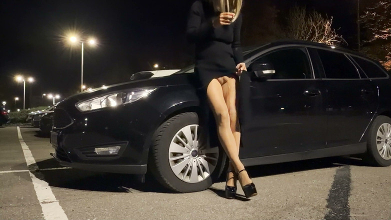 Loreleyadd: I'm Peeing in My Wolford Tights on the Street