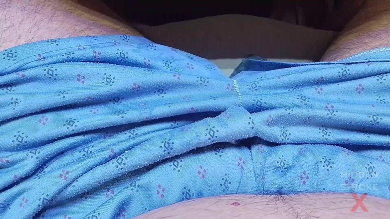HiddenStrokeX: Short déchiré, masturbation de bite, éjaculation exclusive