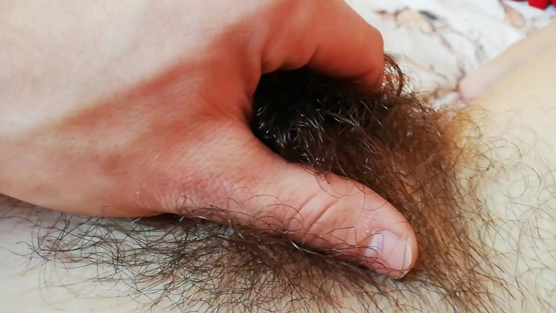 Cuteblonde666: Big clit hairy pussy fucking and cumshot on bush close...