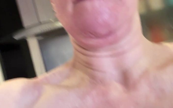Sophie James: Hol dein gesicht direkt in meine verschwitzte haarige muschi!