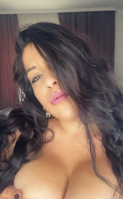 LadyAyse5: S každým like a každým komentářem mi ukazuješ svoji touhu...