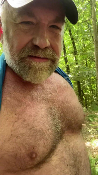 Exhibitionistman: A masturbarsi nella foresta