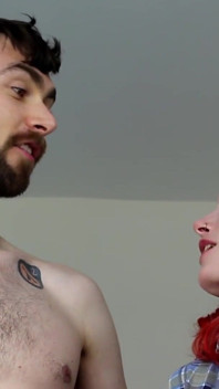 Cucked & Feminized oleh fantasi penghinaan pasangan Alpha panas