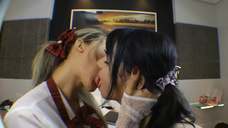 FetishKing: Kissing Lesbian Domination Marathon Top Models