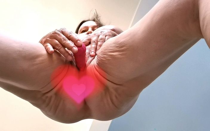 MariaOld: Bà già đụ mình một cách khó khăn