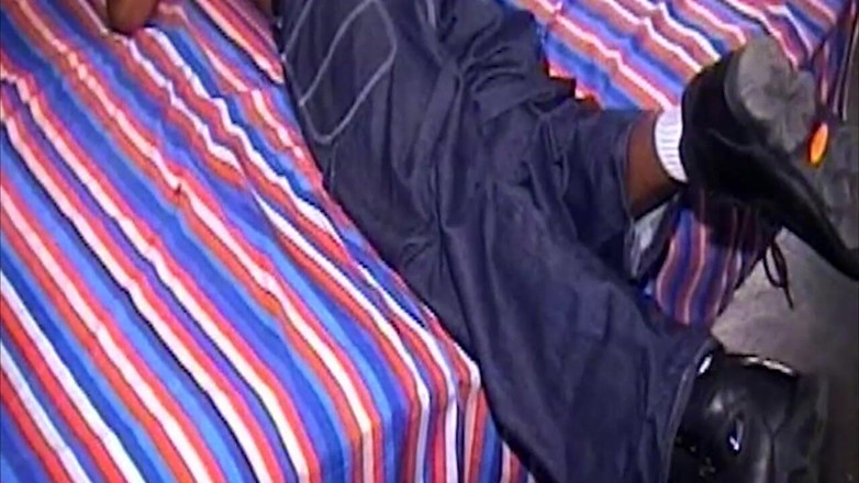 XXXEROTICONLY: スリーサムのラティーナ・スラット・アナルセックス - 精液を飲み込む